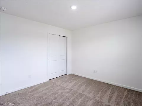 Bedroom - 421 River Run Dr, Elyria, OH 44035 photo 9 of 11