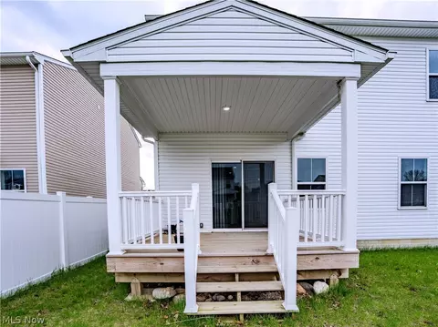 Exterior - 421 River Run Dr, Elyria, OH 44035 photo 3 of 5