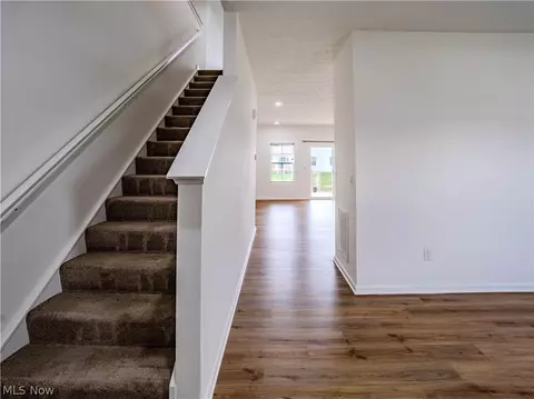 Entry Way - 421 River Run Dr, Elyria, OH 44035 photo 1 of 2