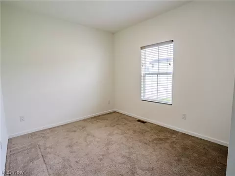 Bedroom - 421 River Run Dr, Elyria, OH 44035 photo 2 of 11