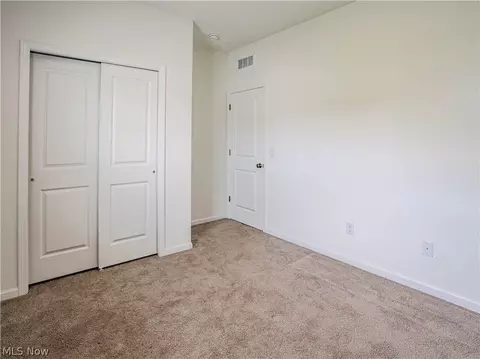 Bedroom - 421 River Run Dr, Elyria, OH 44035 photo 3 of 11