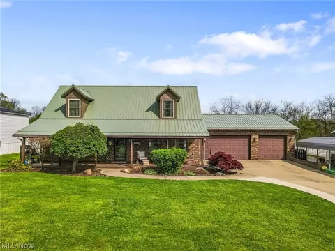 2000 Adamsville Rd, Zanesville, OH 43701