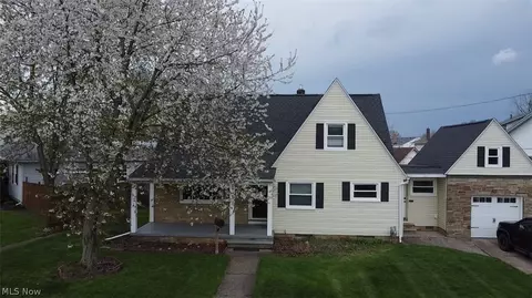 300 Concord Dr, Lorain, OH 44052