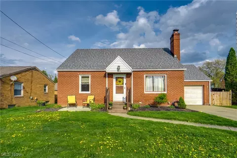 144 Perry Dr NW, Canton, OH 44708