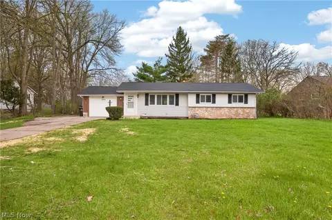 6580 Barton Rd, North Olmsted, OH 44070