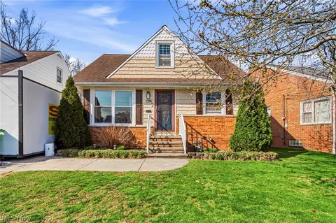 1714 E 294th St, Wickliffe, OH 44092