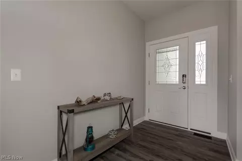 Entry Way - 181 Larimar Dr, Willowick, OH 44095 photo 1 of 4