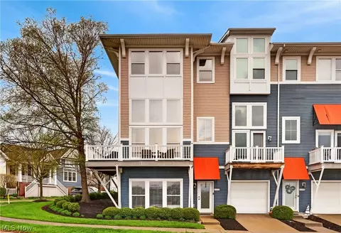 303 Arizona Ave, Lorain, OH 44052