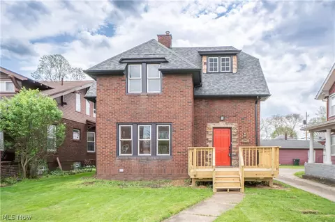 1322 12th St NW, Canton, OH 44703