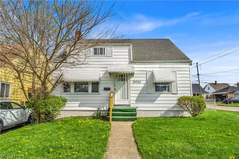 19703 Fairway Ave, Maple Heights, OH 44137