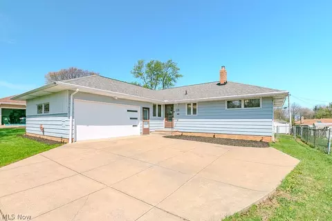 2784 Burden Dr, Parma, OH 44134