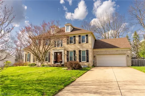 2903 Aylesbury St NW, North Canton, OH 44720