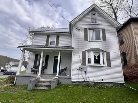 3824 W Main St, New Waterford, OH 44445