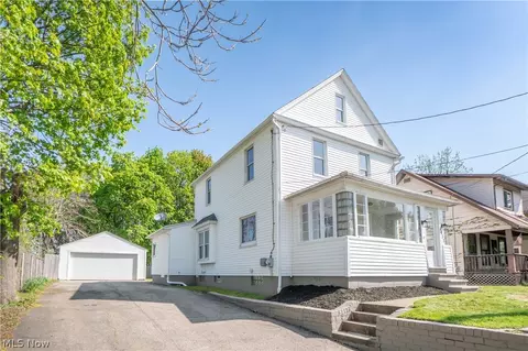 1037 Harpster Ave, Akron, OH 44314