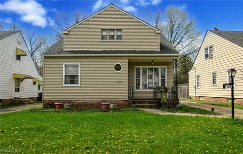 17812 Dalewood Ave, Maple Heights, OH 44137