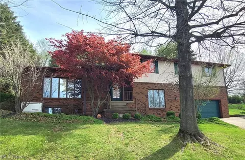 106 Martha Dr, Saint Clairsville, OH 43950