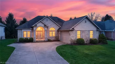 734 Homestead Pointe Dr, Orrville, OH 44667