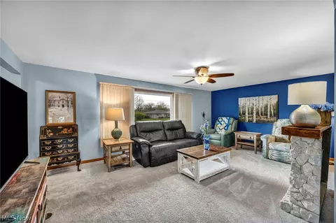 Living - 2333 Maylo Path, Akron, OH 44312 photo 2 of 3