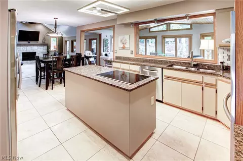 Kitchen - 77 Carr Rd, Hinckley, OH 44233 photo 3 of 3