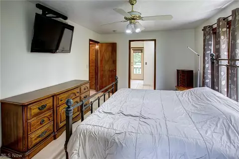 Bedroom - 77 Carr Rd, Hinckley, OH 44233 photo 1 of 8