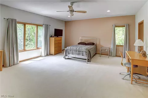 Bedroom - 77 Carr Rd, Hinckley, OH 44233 photo 4 of 8