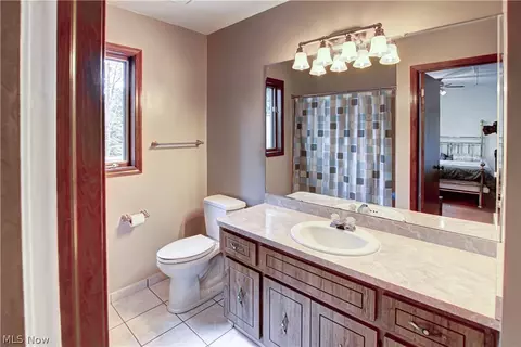 Bath - 77 Carr Rd, Hinckley, OH 44233 photo 4 of 4