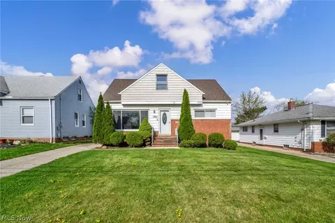 5360 E 131st St, Garfield Heights, OH 44125