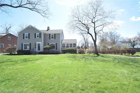 225 S Cadillac Dr, Youngstown, OH 44512