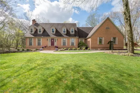 4306 Janell Ct, Canfield, OH 44406