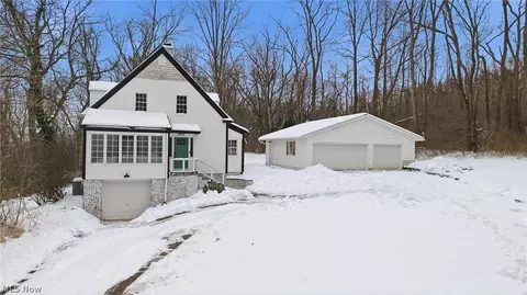 3246 Stimson Rd, Barberton, OH 44203