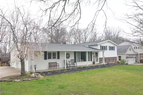 6921 Cranbrook Dr, Brecksville, OH 44141