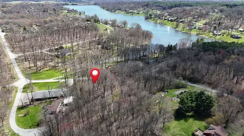 47044 47054 Tomahawk Dr, Negley, OH 44441