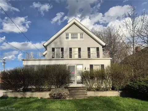 2023 Warren Rd, Lakewood, OH 44107