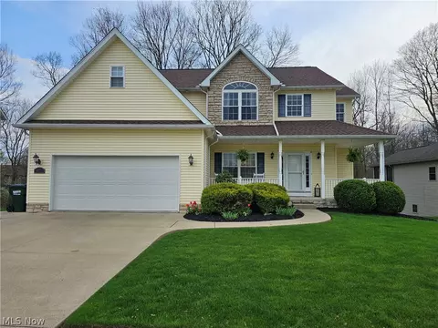 1489 Springwood Dr, Wooster, OH 44691