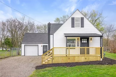 3208 Royal Ave NE, Canton, OH 44705