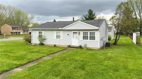 9841 Green Dr, Windham, OH 44288