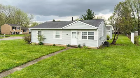 9841 Green Dr, Windham, OH 44288