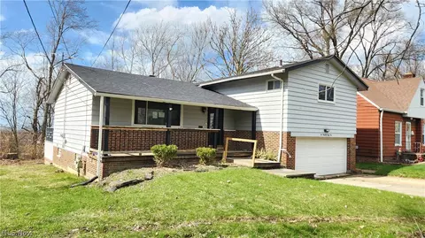 20051 Hillcrest Dr, Euclid, OH 44117