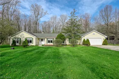 8873 Cooley Rd, Ravenna, OH 44266