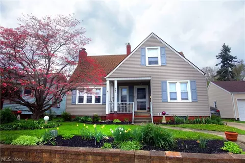 345 Roslyn Ave NW, Canton, OH 44708