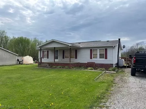 6462 Edie Hill Rd, Uhrichsville, OH 44683