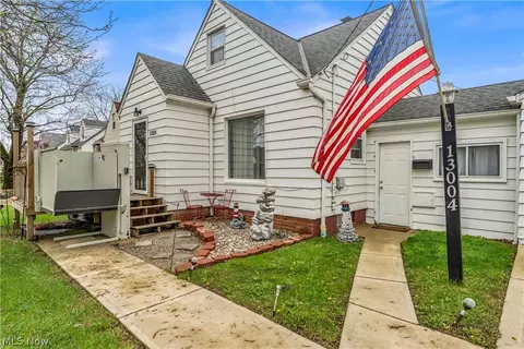 13004 Rockside Rd, Garfield Heights, OH 44125