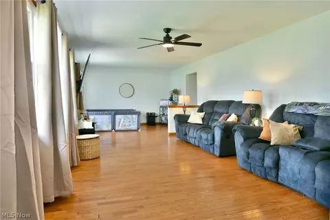 Living - 723 Glen Park Rd, Boardman, OH 44512 photo 3 of 5