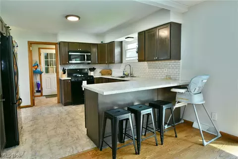 Kitchen - 723 Glen Park Rd, Boardman, OH 44512 photo 3 of 4