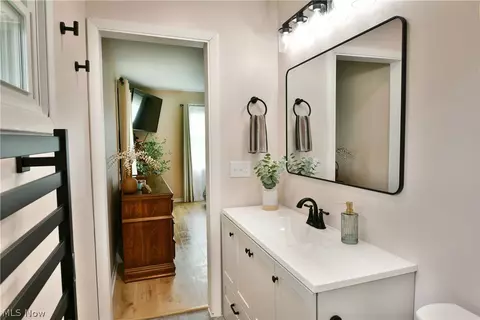 Bath - 723 Glen Park Rd, Boardman, OH 44512 photo 9 of 9