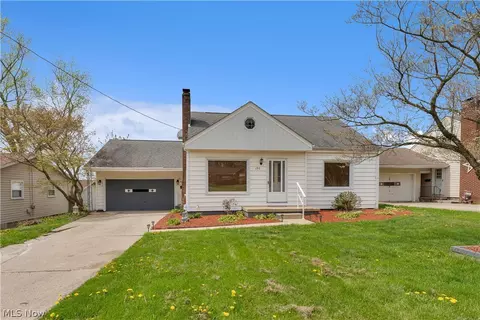190 Struthers Liberty Rd, Campbell, OH 44405