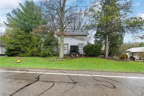 2377 Greensburg Rd, North Canton, OH 44720