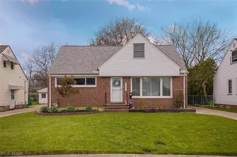 30404 Oakdale Rd, Willowick, OH 44095