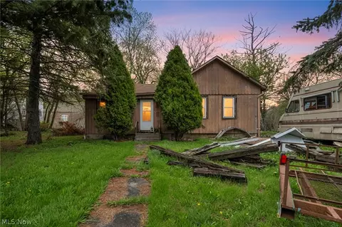 215 Tuscarawas St, Elyria, OH 44035