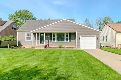 1342 Beaconfield Rd, Lyndhurst, OH 44124